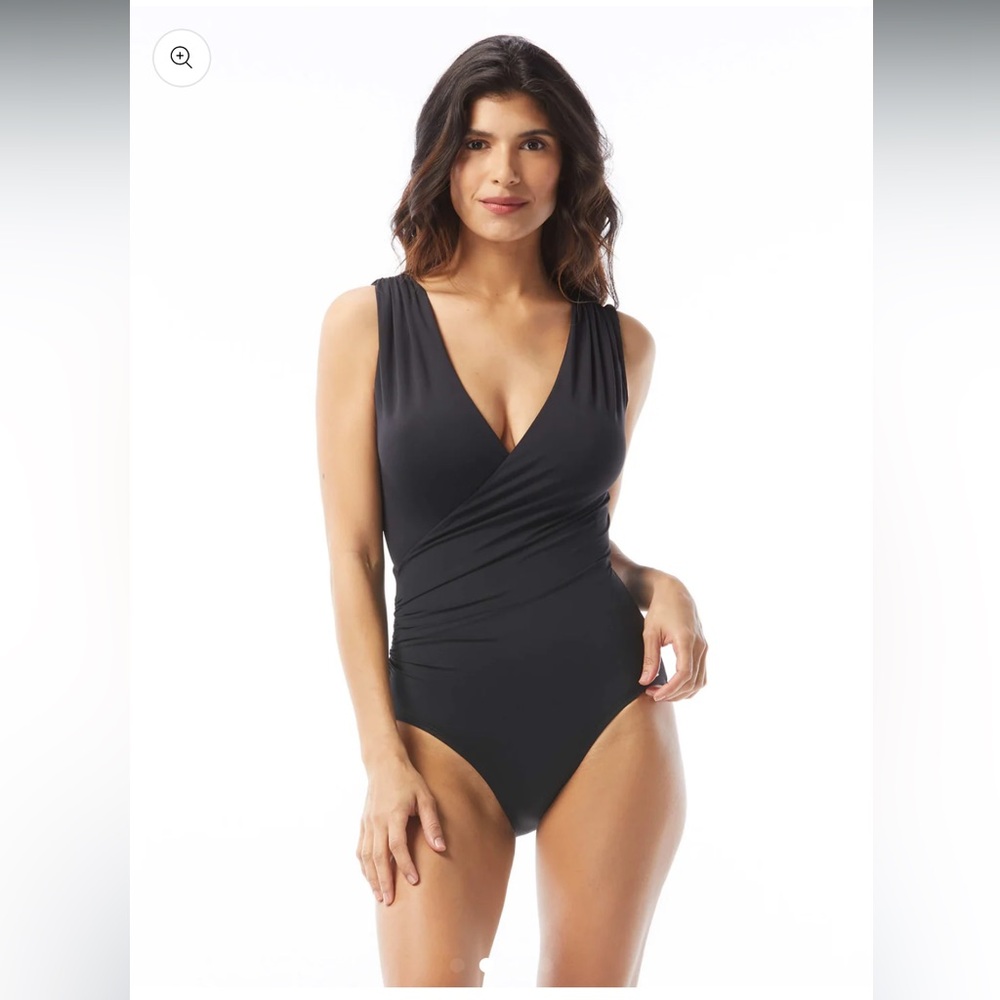 Vince Camuto Shirred Surplice One Piece Swimsuit 6
Olive green